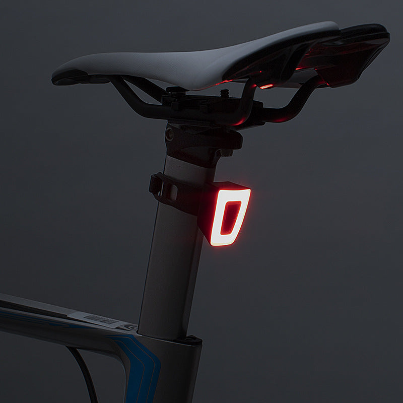 USB-Lade-Rücklicht für Fahrräder: Wasserdichte Kunststoffkonstruktion für sicheres Fahrvergnügen